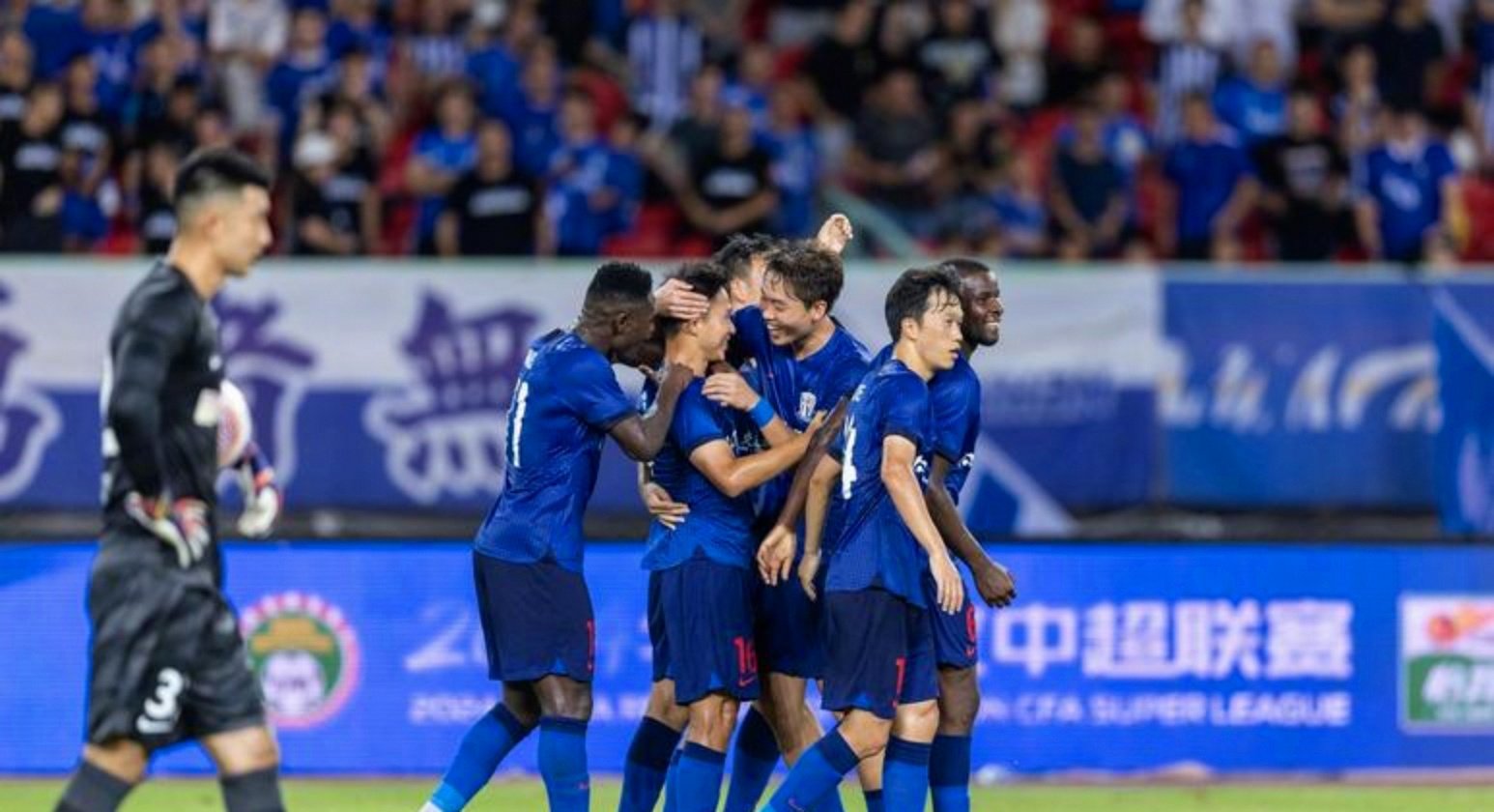 爱游戏资讯-中超关键时刻走向成谜，纽约尼克斯更衣室发声，更衣室稳定，阵容厚度经受考验的简单介绍-爱游戏资讯